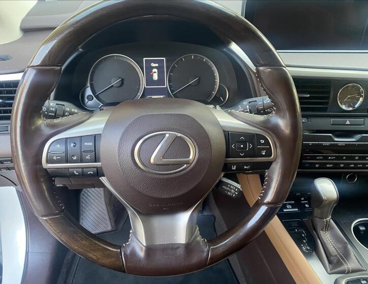 Lexus RX 63