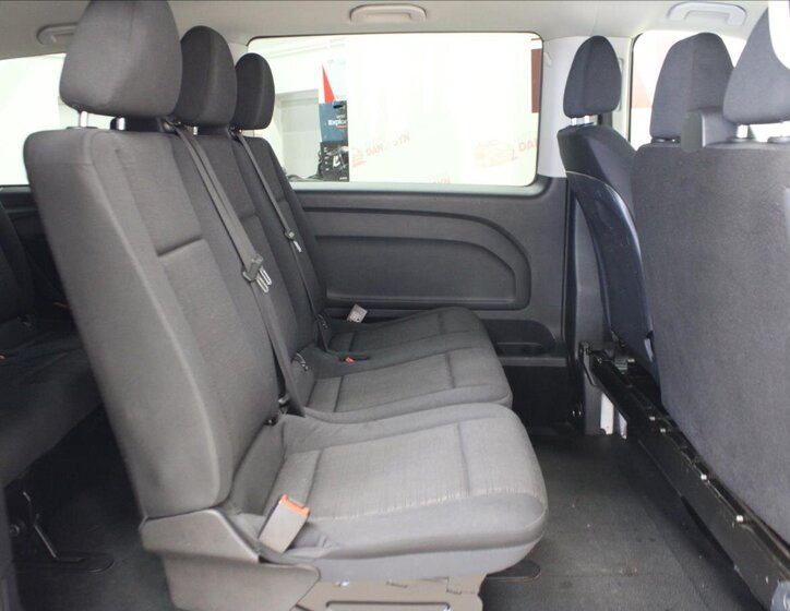 Mercedes-Benz Vito 13