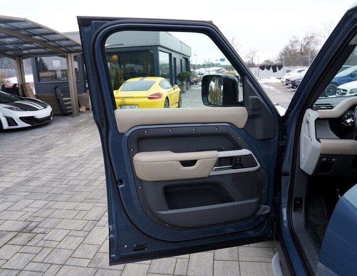 Land Rover Defender SUV 3,0 l 294 kw