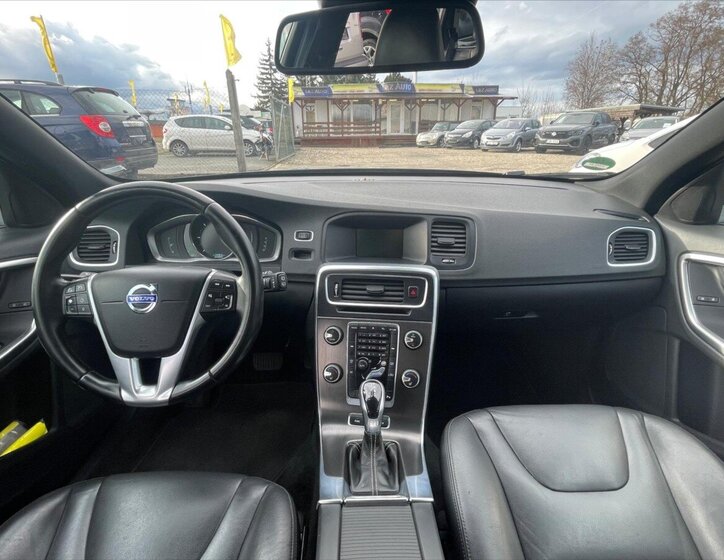 Volvo V60 Kombi 2,4 l 158 kw