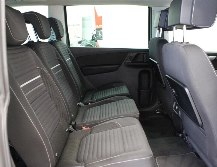 Volkswagen Sharan 13