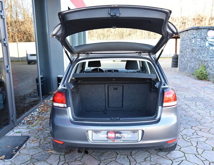 Volkswagen Golf 30