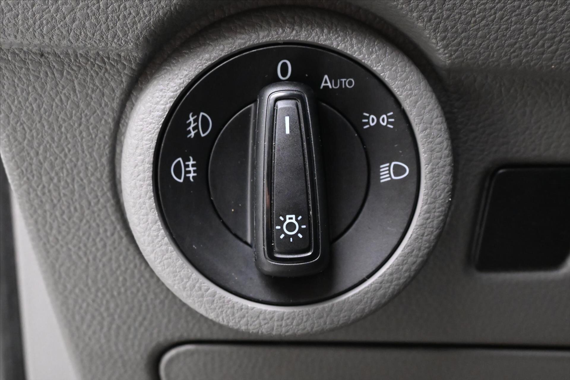 Volkswagen Transporter Skříň 2,0 l 110 kw