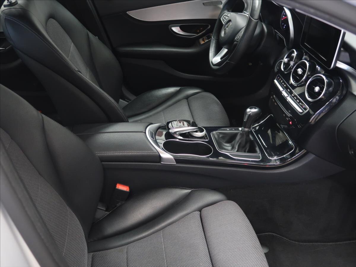 Mercedes-Benz Třídy C Sedan / Limuzína 2,1 l 125 kw