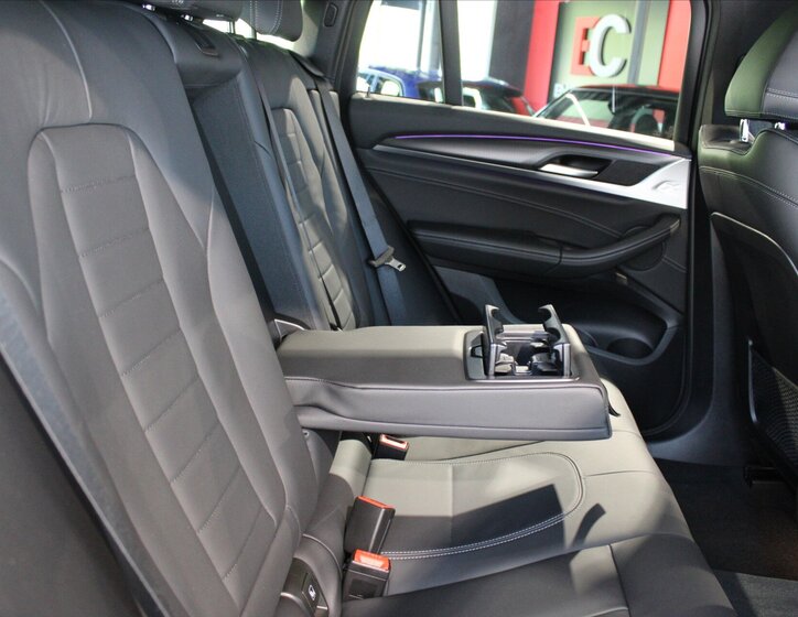 BMW X4 SUV 3,0 l 210 kw