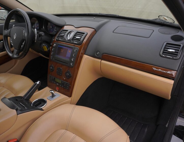 Maserati Quattroporte Sedan 4,2 l 295 kw