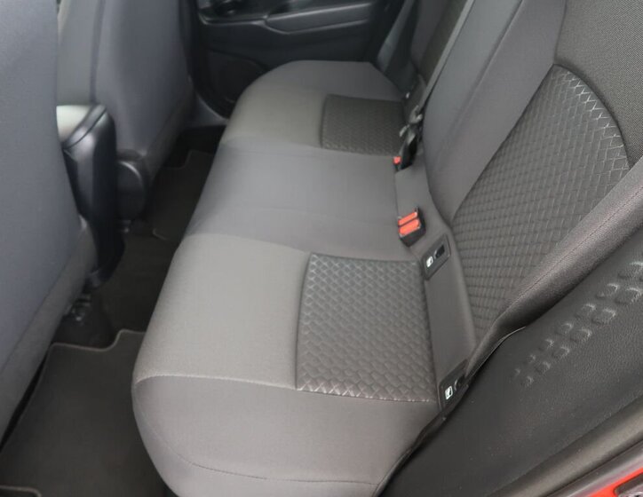 Toyota C-HR SUV / Terénní 1,8 l 72 kw