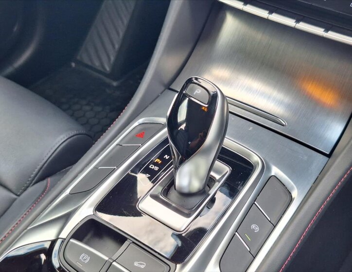 MG HS SUV / Terénní 1,5 l 119 kw