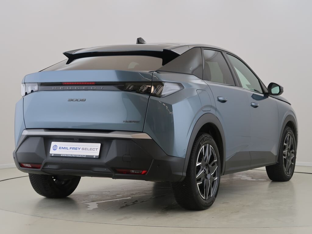 Peugeot 3008 SUV / Terénní 1,2 l 100 kw