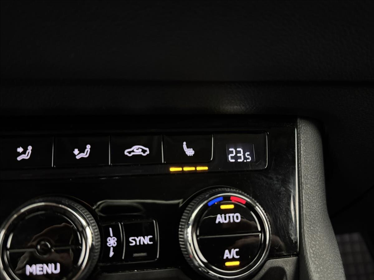 Škoda Karoq SUV / Terénní 2,0 l 110 kw