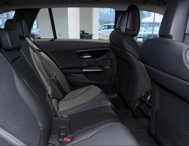 Mercedes-Benz Třídy C Kombi 2,0 l 120 kw