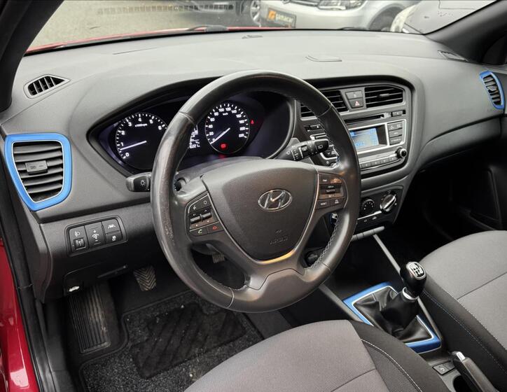 Hyundai i20 15