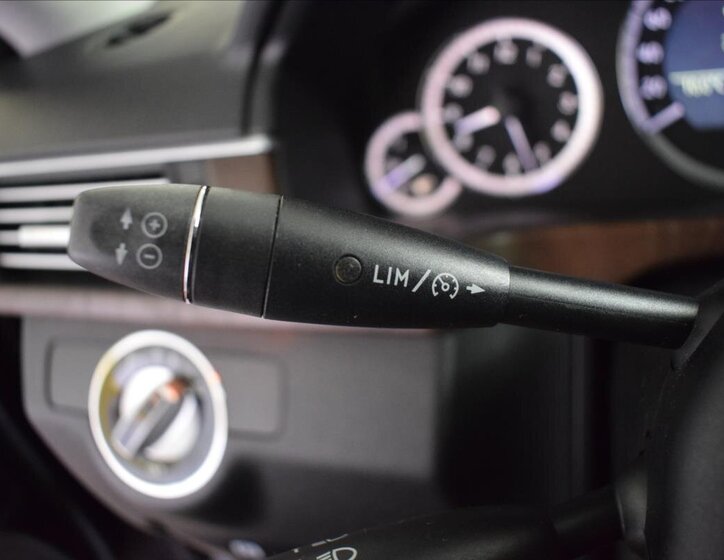 Mercedes-Benz Třídy E Sedan / Limuzína 3,0 l 170 kw