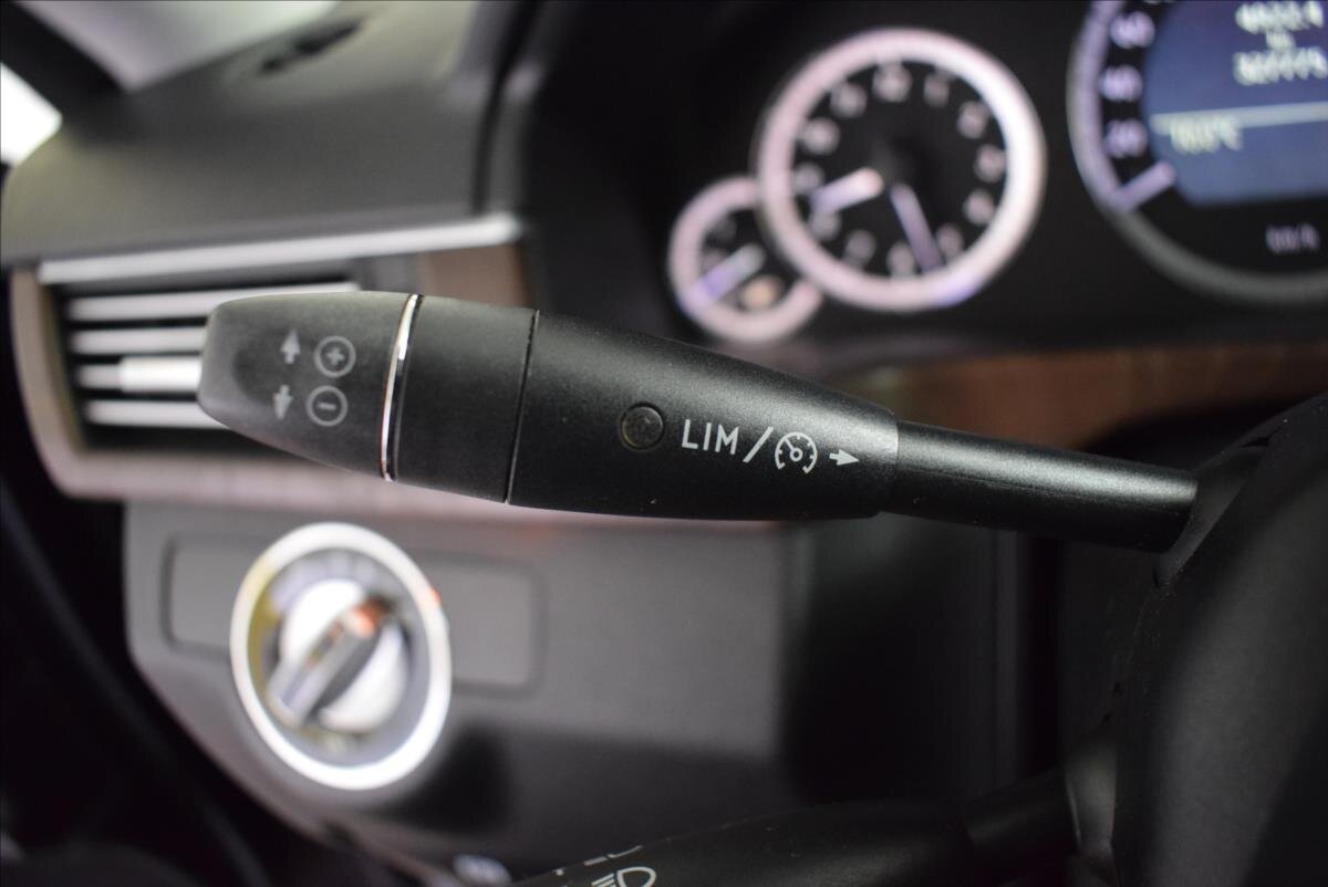Mercedes-Benz Třídy E Sedan / Limuzína 3,0 l 170 kw