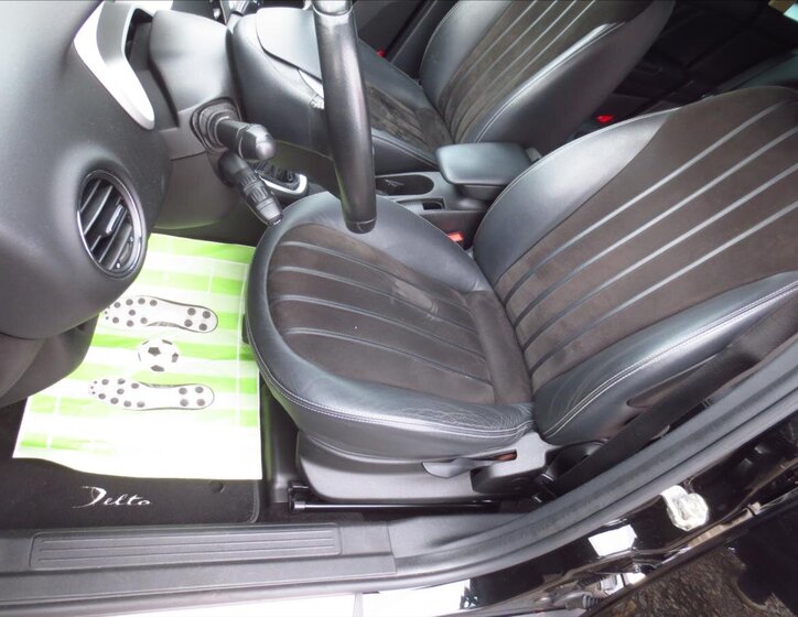 Lancia Delta Hatchback 1,4 l 88 kw