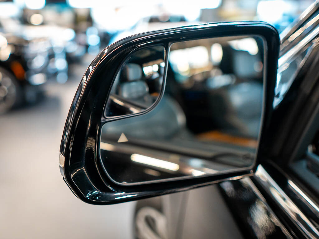 Jeep Grand Wagoneer SUV 6,4 l 351 kw