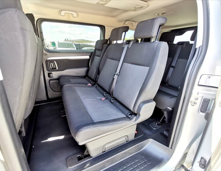 Peugeot Traveller 16