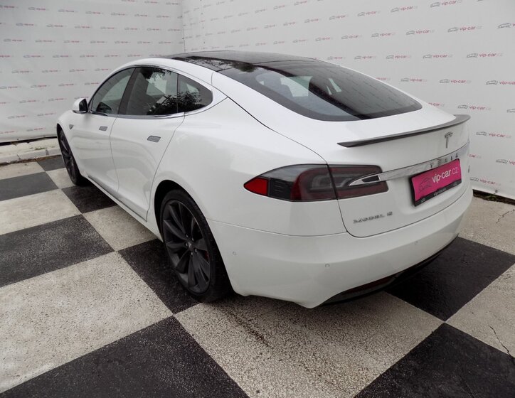 Tesla Model S Sedan / Limuzína 1,0 576 kw
