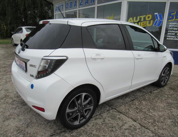 Toyota Yaris 4