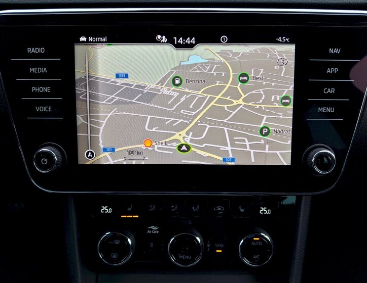 Škoda Superb Liftback 1,5 l 110 kw