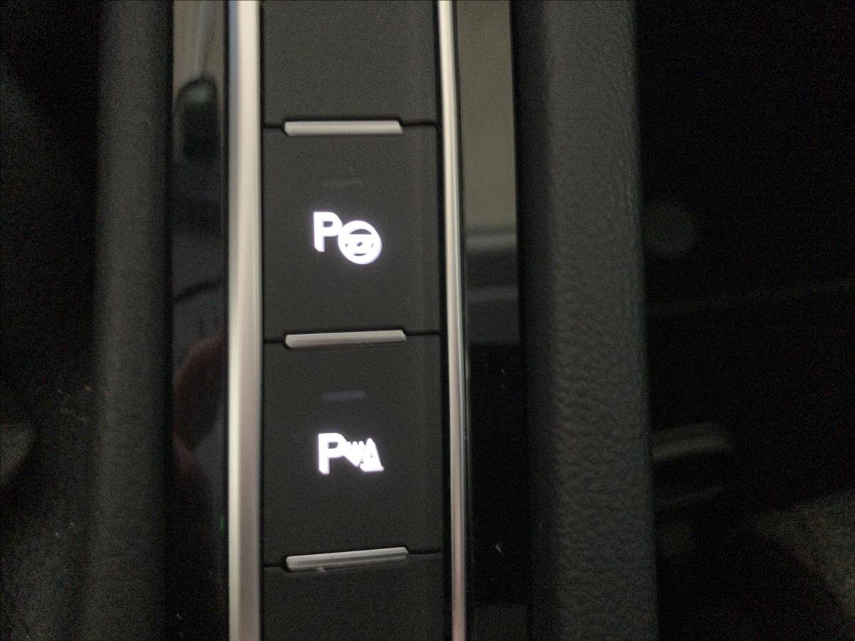 Volkswagen Passat Kombi 2,0 l 110 kw