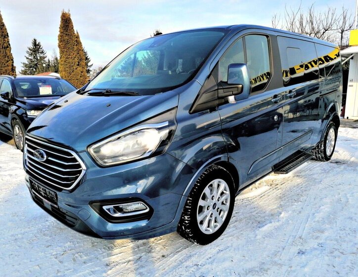 Ford Tourneo Custom 1