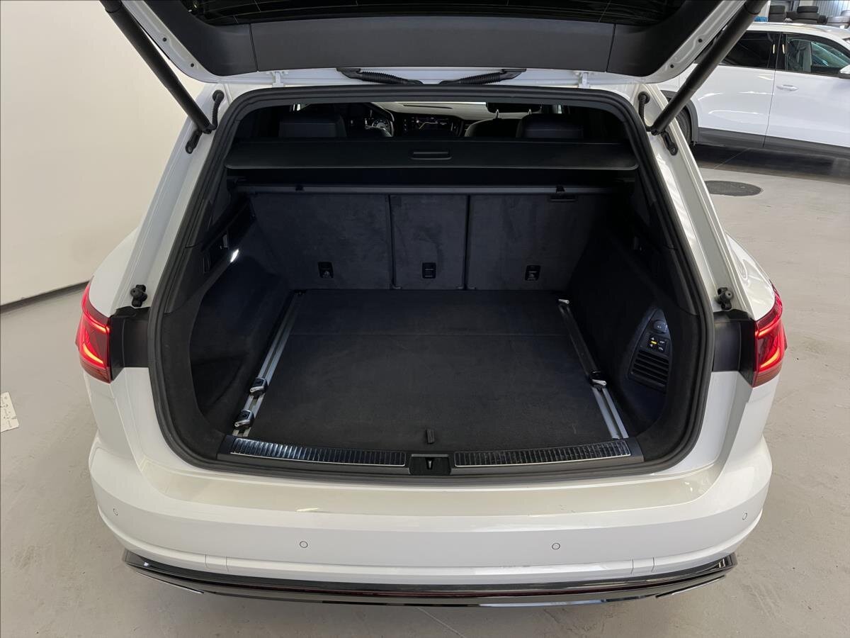 Volkswagen Touareg SUV / Terénní 4,0 l 310 kw