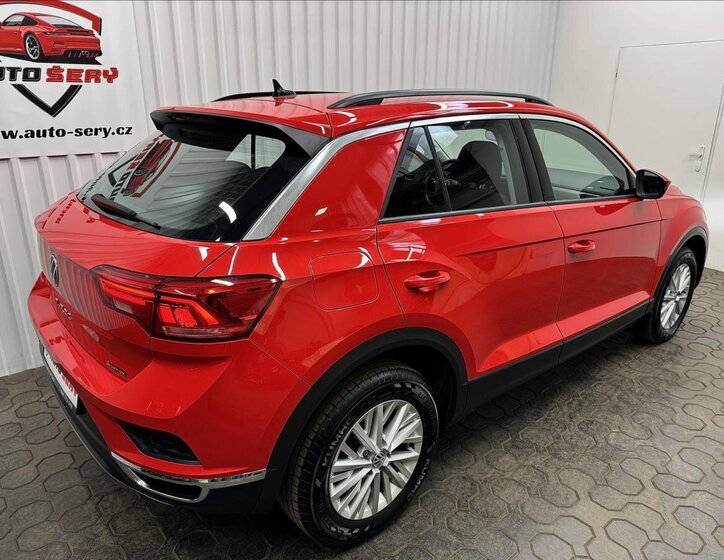 Volkswagen T-Roc SUV / Terénní 2,0 l 140 kw