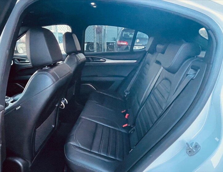 Alfa Romeo Stelvio SUV / Terénní 2,1 l 154 kw