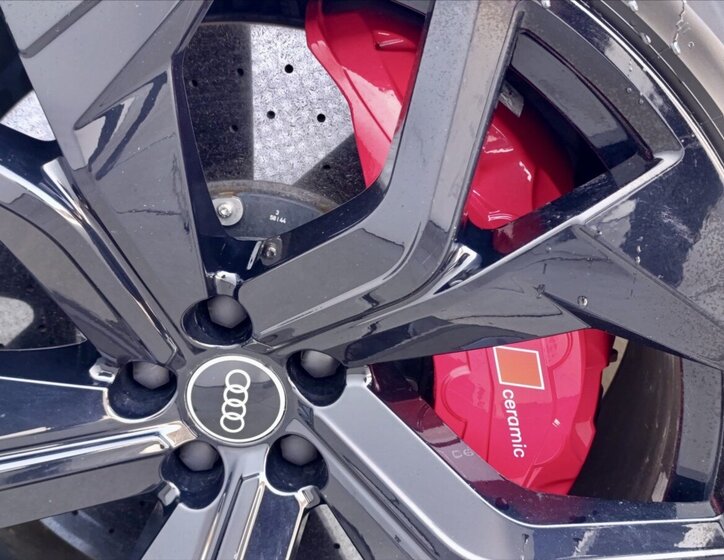 Audi RS Q8 SUV / Terénní 4,0 l 441 kw