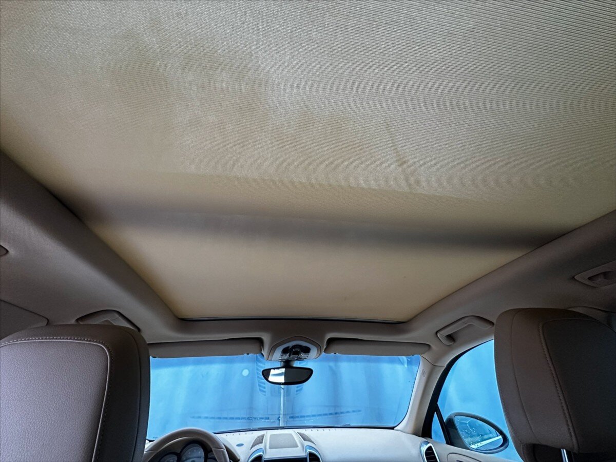 Porsche Cayenne Kombi 4,8 l 294 kw