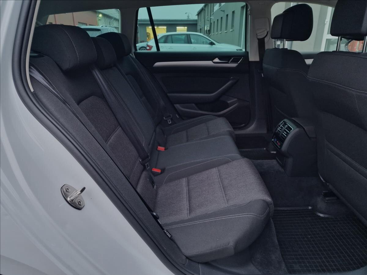 Volkswagen Passat Kombi 1,4 l 110 kw