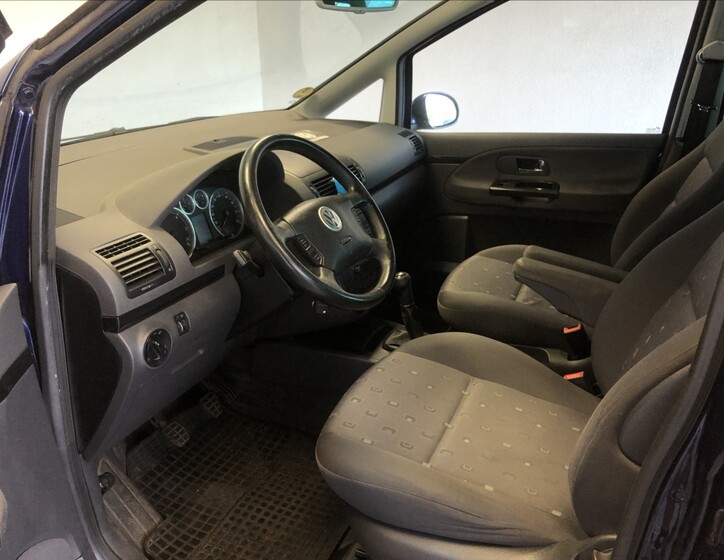 Volkswagen Sharan 9