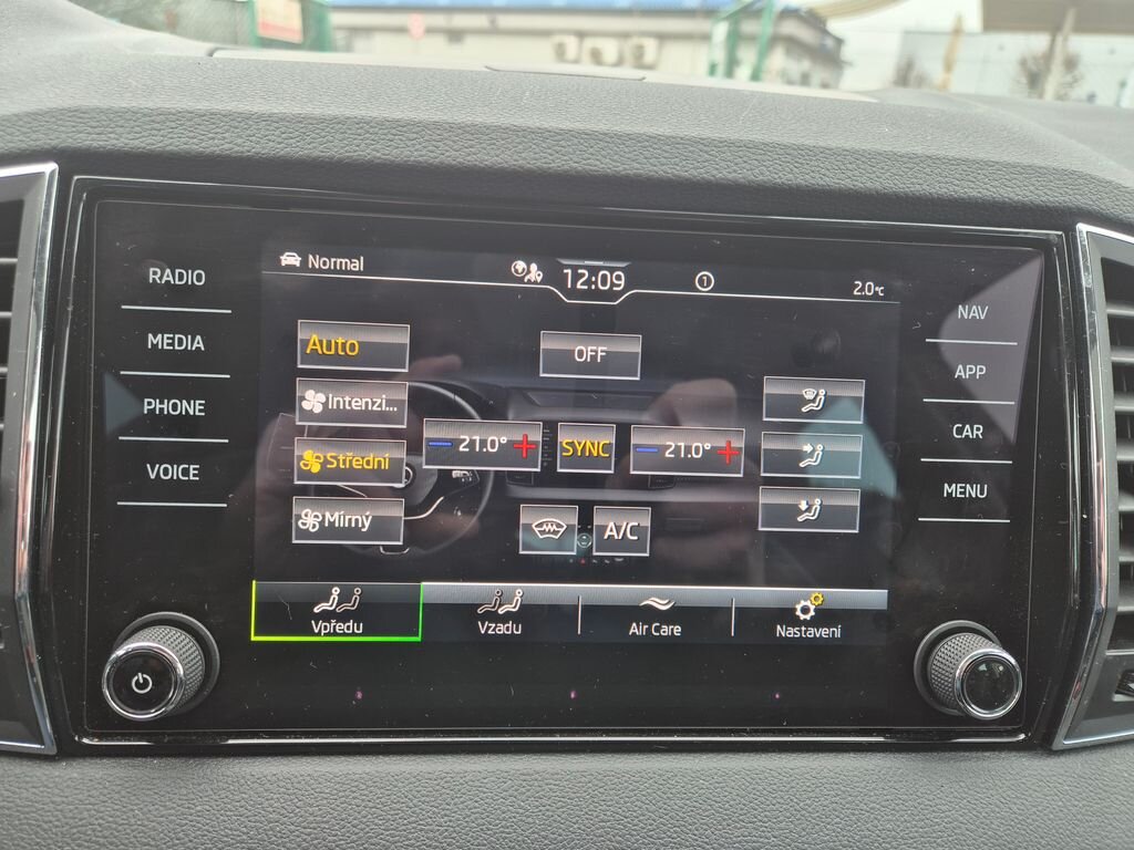 Škoda Karoq SUV 1,5 l 110 kw