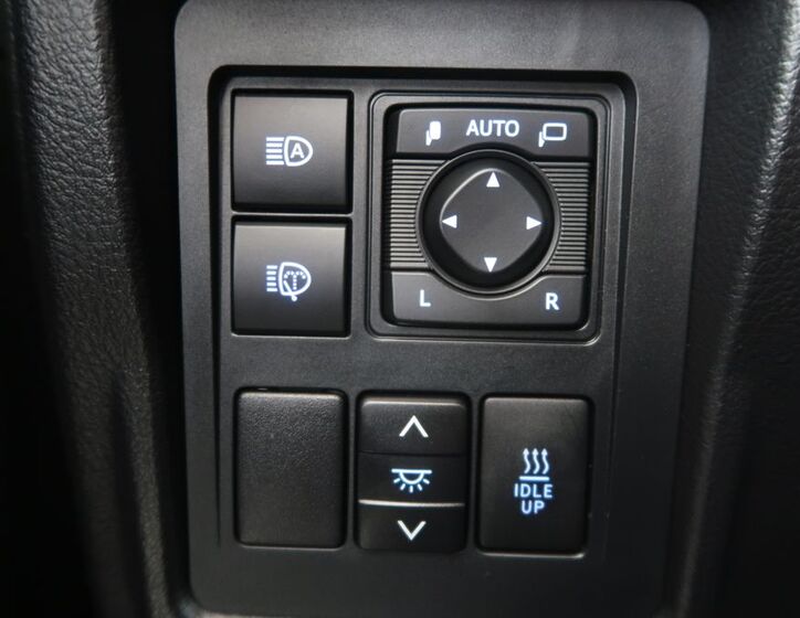 Toyota Land Cruiser 25