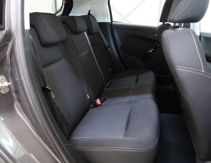 Peugeot 208 Hatchback 1,2 l 61 kw