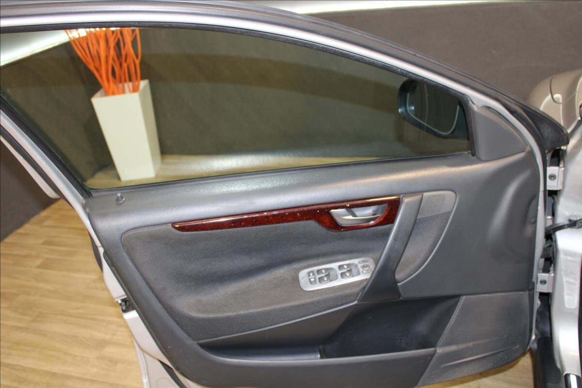 Volvo V70 Kombi 2,4 l 125 kw