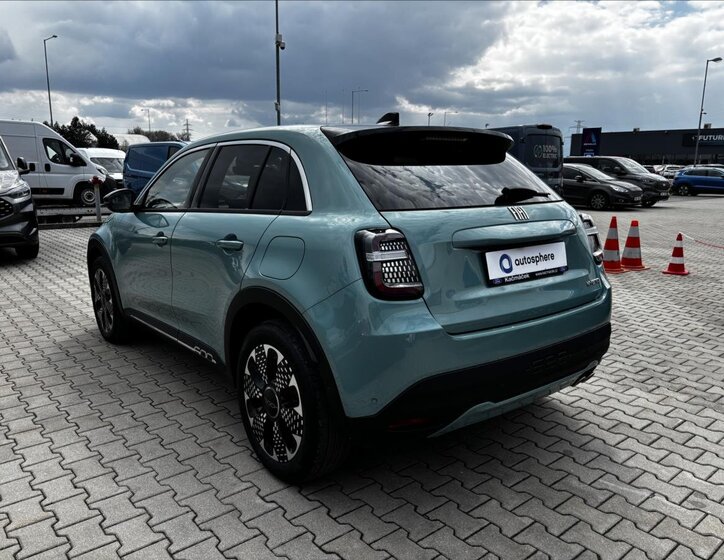 Fiat 600 SUV / Terénní 1,2 l 100 kw