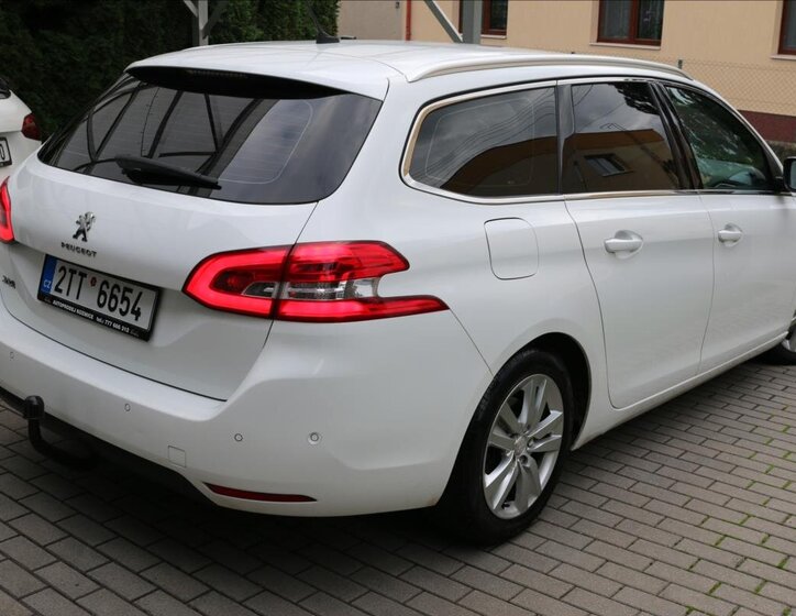 Peugeot 308 Kombi 1,5 l 96 kw