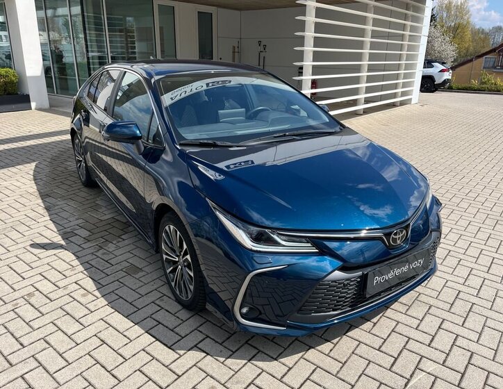 Toyota Corolla Sedan / Limuzína 1,5 l 92 kw