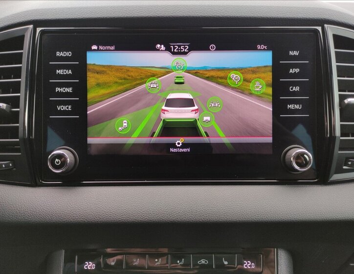 Škoda Karoq SUV 1,5 l 110 kw