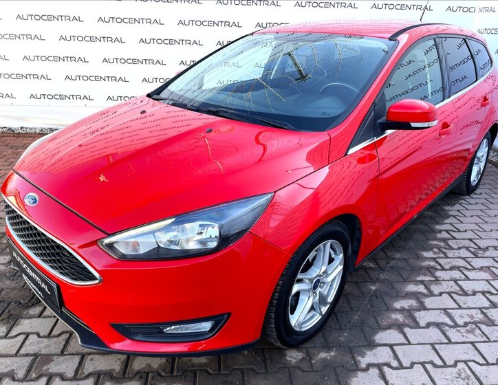 Ford Focus Kombi 999,0 92 kw