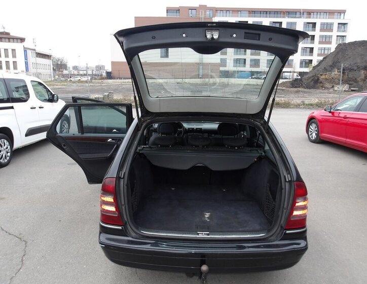 Mercedes-Benz Třídy C Kombi 2,1 l 105 kw