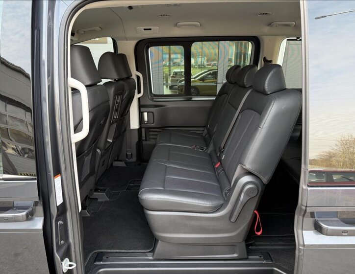 Hyundai Staria 9