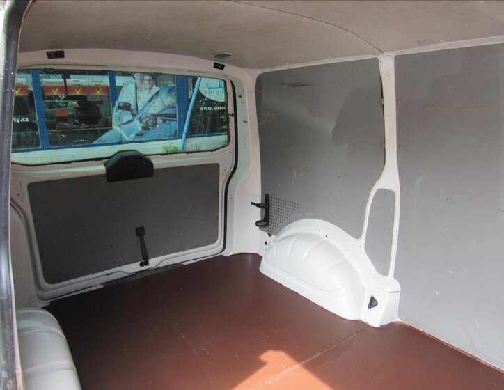 Volkswagen Transporter Skříň 2,0 l 84 kw