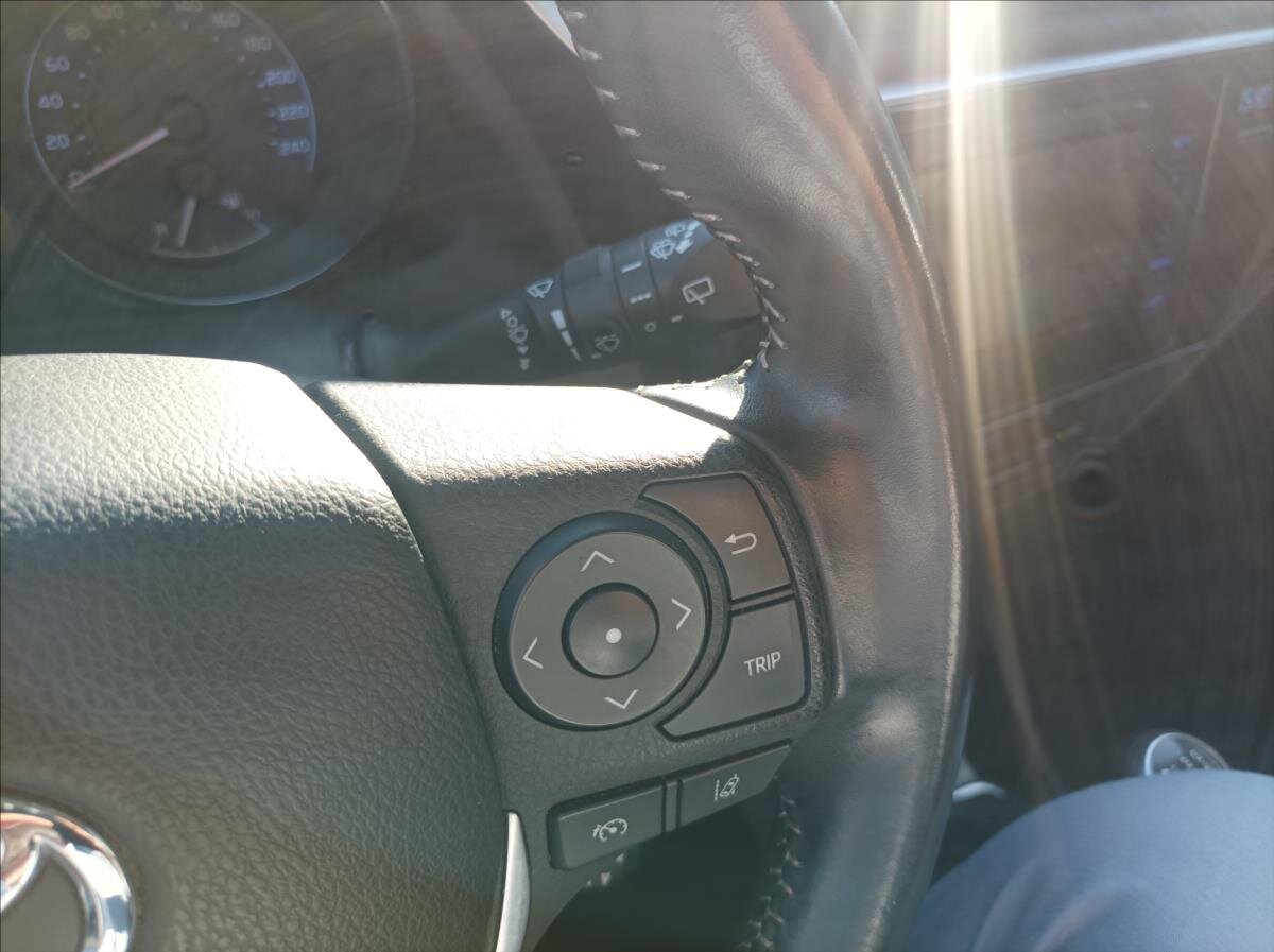 Toyota Auris Kombi 1,6 l 97 kw