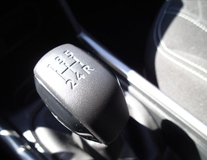 Peugeot 2008 Kombi 1,2 l 61 kw