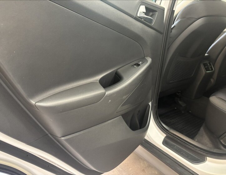 Hyundai Tucson SUV 2,0 l 100 kw