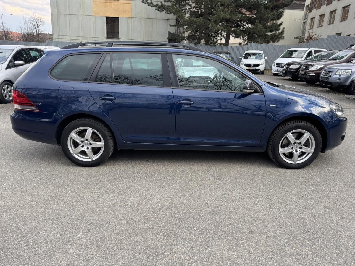 Volkswagen Golf Kombi 1,6 l 77 kw