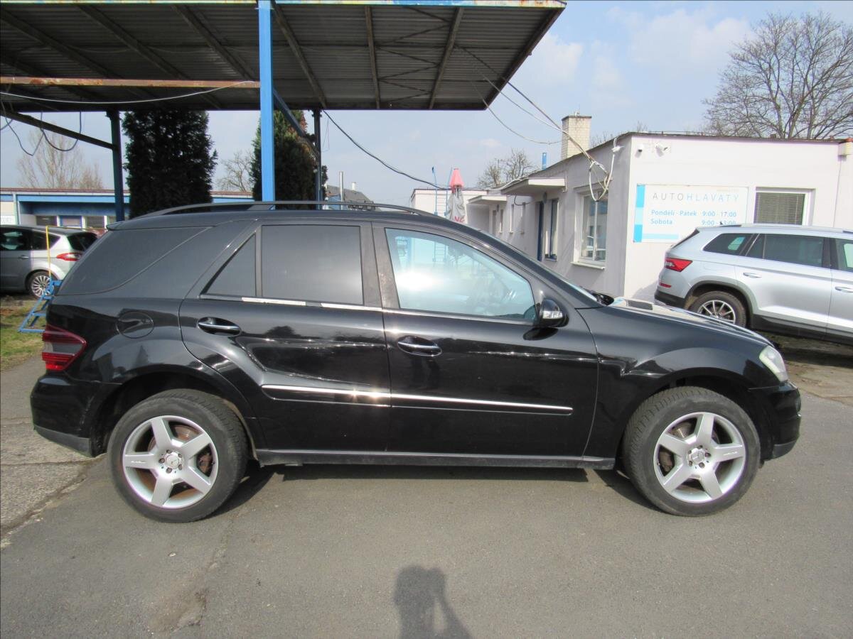 Mercedes-Benz Třídy M SUV / Terénní 3,0 l 165 kw